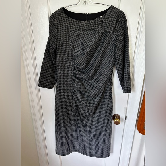 David Meister Dresses & Skirts - David Meister Black and White Ruched Asymmetrical Sheath Dress